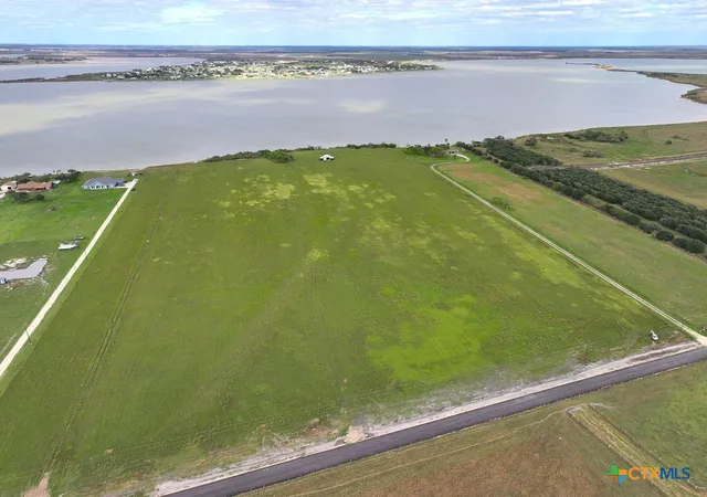4th image of 7 Shoreline Ln, Port Lavaca, TX 77979 | MLS# 586548
