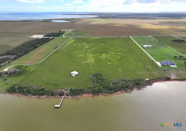 5th image of 7 Shoreline Ln, Port Lavaca, TX 77979 | MLS# 586548