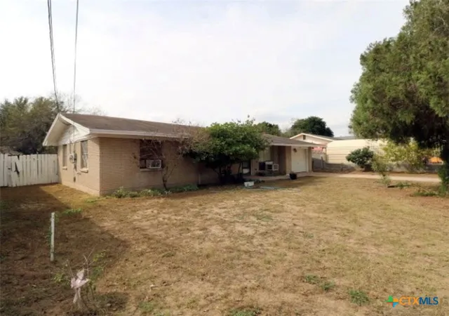 Homes for sale in Zapata, TX | 1603 1st St, Zapata, TX 78076 | MLS# 587167