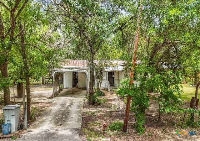 Photo 2 of Single family home for sale at 137 Columbia Cir, San Marcos, TX 78666 | MLS# 587197 | Listing updated on 2026-05-30