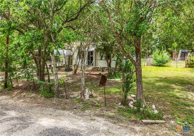 Photo 3 of Single family home for sale at 137 Columbia Cir, San Marcos, TX 78666 | MLS# 587197 | Listing updated on 2026-05-30