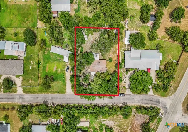 Photo 4 of Single family home for sale at 137 Columbia Cir, San Marcos, TX 78666 | MLS# 587197 | Listing updated on 2026-05-30
