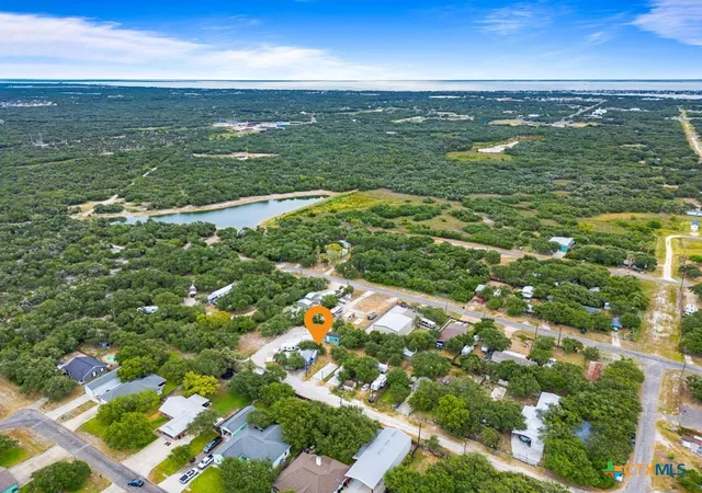 Homes for sale in Rockport, TX | 915,916,918 Mission St, Rockport, TX 78382 | MLS# 588056