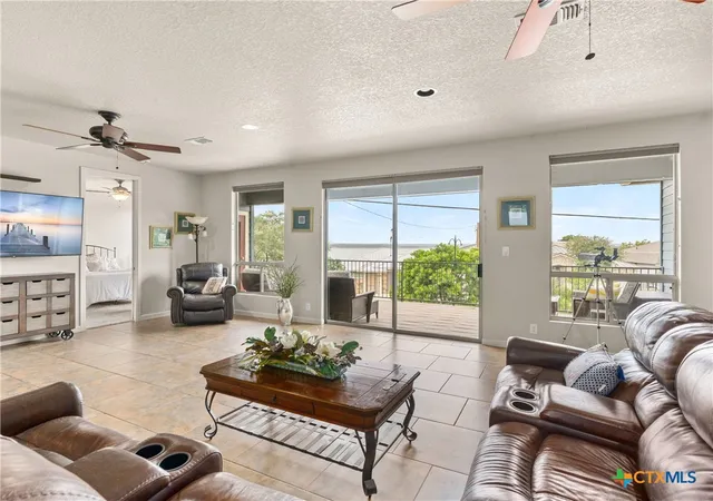 Photo 4 of Single family home for sale at 2919 Colleen Dr, Canyon Lake, TX 78133 | MLS# 586077 | Listing updated on 2026-06-23