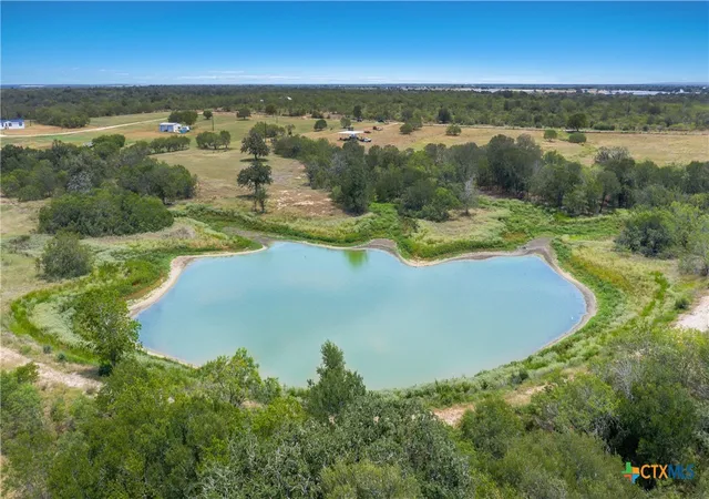 Homes for sale in Waelder, TX | 854 County Road 421, Waelder, TX 78959 | MLS# 587470