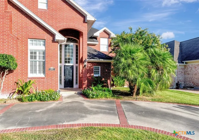 Photo 1 of Sale Pending at 6011 Country Club Dr, Victoria, TX 77904 | MLS# 588439 | Listing updated on 2025-10-24