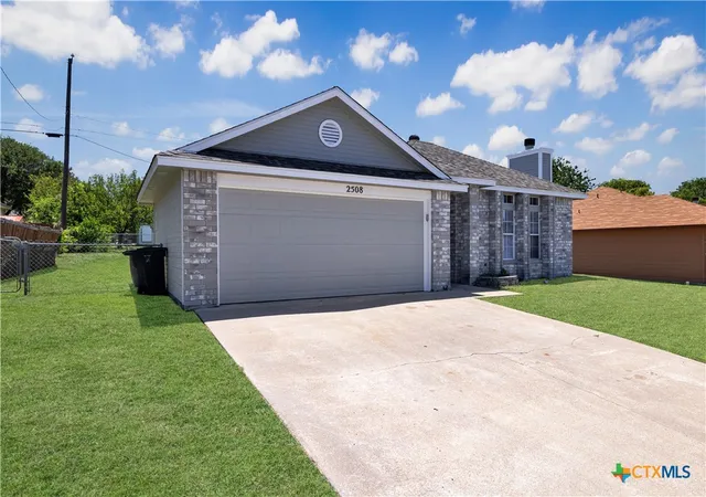 Photo 3 of Sale Pending at 2508 Cross Timber Dr, Killeen, TX 76543 | MLS# 588538 | Listing updated on 2025-10-24