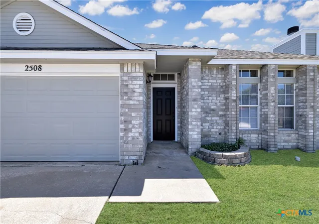 Photo 3 of Sale Pending at 2508 Cross Timber Dr, Killeen, TX 76543 | MLS# 588538 | Listing updated on 2025-10-24