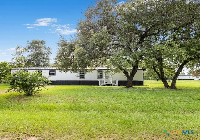 Homes for sale in Sheridan, TX | 5826 W Second Street, Sheridan, TX 77475 | MLS# 588763