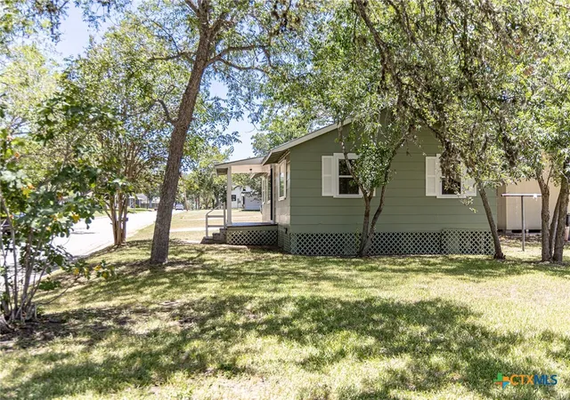 Photo 3 of Single family home for sale at 200 Bowie St, Hallettsville, TX 77964 | MLS# 587896 | Listing updated on 2026-10-05