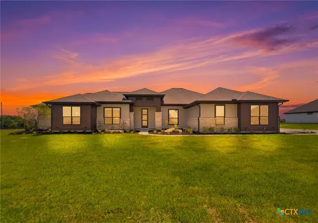Photo 1 of Single family home for sale at 73 Escalera Ranch Rd, Victoria, TX 77905 | MLS# 588974 | Listing updated on 2026-07-16