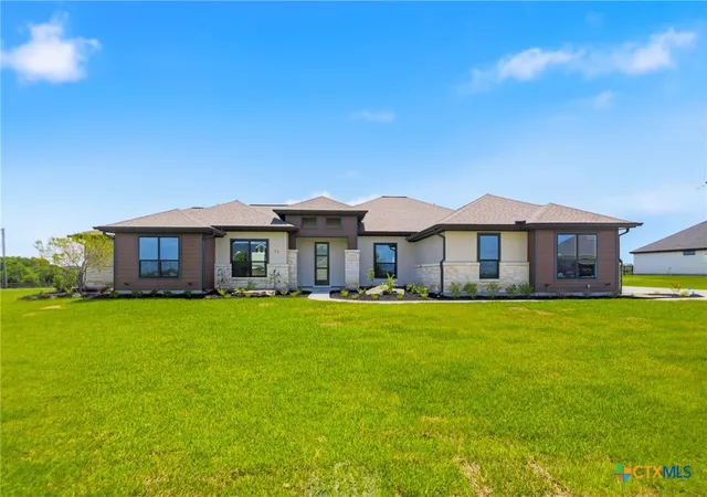 Photo 2 of Single family home for sale at 73 Escalera Ranch Rd, Victoria, TX 77905 | MLS# 588974 | Listing updated on 2026-07-16