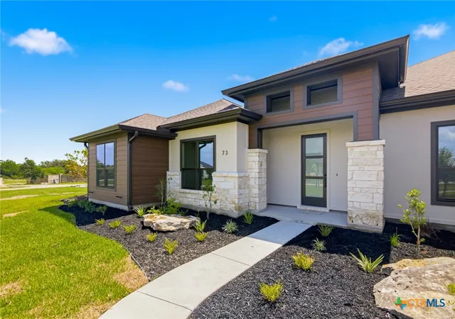 Photo 3 of Single family home for sale at 73 Escalera Ranch Rd, Victoria, TX 77905 | MLS# 588974 | Listing updated on 2026-07-16