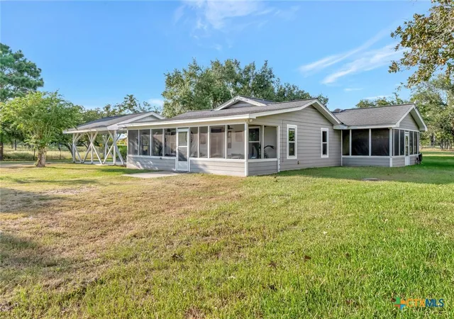 Homes for sale in Victoria, TX | 351 Sulphur Creek Estates Rd, Victoria, TX 77905 | MLS# 589109