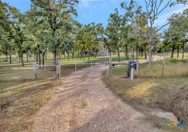 Homes for sale in Victoria, TX | 351 Sulphur Creek Estates Rd, Victoria, TX 77905 | MLS# 589109