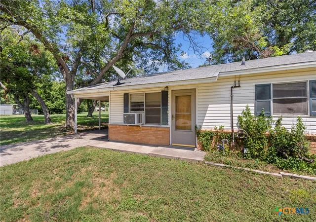 Photo 2 of Sale Pending at 17 Ellis Ave, Troy, TX 76579 | MLS# 589139 | Listing updated on 2026-07-31