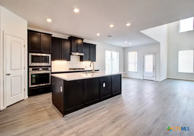 3rd image of 2054 Inkberry Dr, New Braunfels, TX 78132 | MLS# 589488