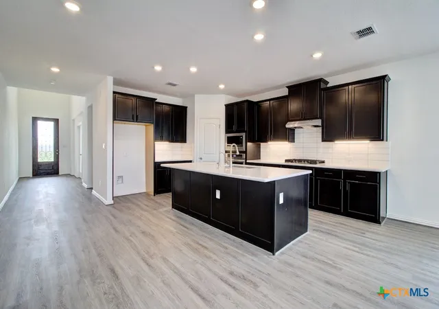 4th image of 2054 Inkberry Dr, New Braunfels, TX 78132 | MLS# 589488