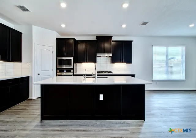 5th image of 2054 Inkberry Dr, New Braunfels, TX 78132 | MLS# 589488