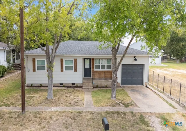 Photo 1 of Single family home for sale at 504 N Arnim, Moulton, TX 77975 | MLS# 590662 | Listing updated on 2026-07-22
