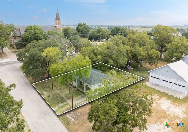 Homes for sale in Moulton, TX | 504 N Arnim, Moulton, TX 77975 | MLS# 590662