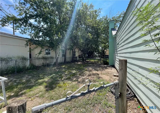 Photo 35 of Single family home for sale at 201 E 6th Street, Lampasas, TX 76550 | MLS# 591694 | Listing updated on 2026-04-01