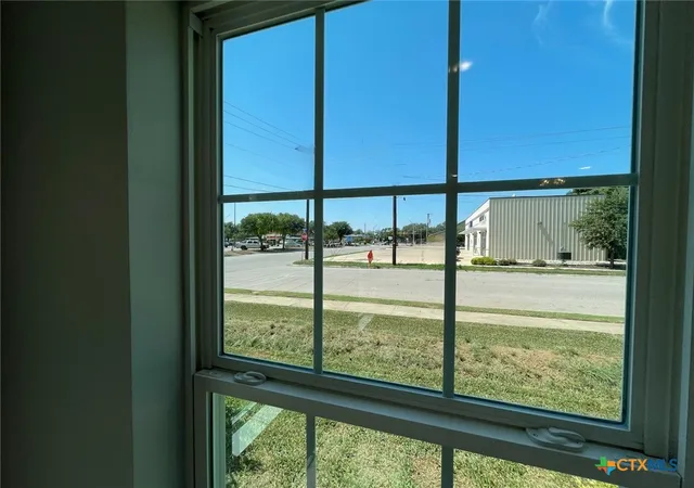 Photo 4 of Single family home for sale at 201 E 6th Street, Lampasas, TX 76550 | MLS# 591694 | Listing updated on 2026-04-01