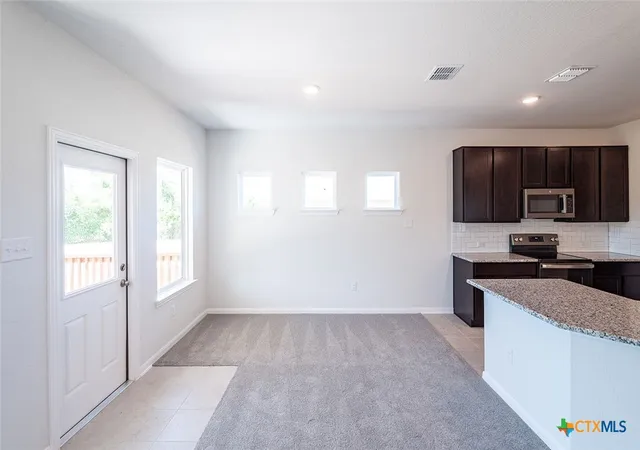 5th image of 309 Ivy Rds, Seguin, TX 78155 | MLS# 592224