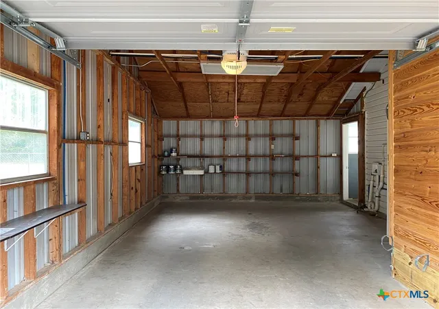 Homes for sale in Shiner, TX | 121 E 15th St, Shiner, TX 77984 | MLS# 592287