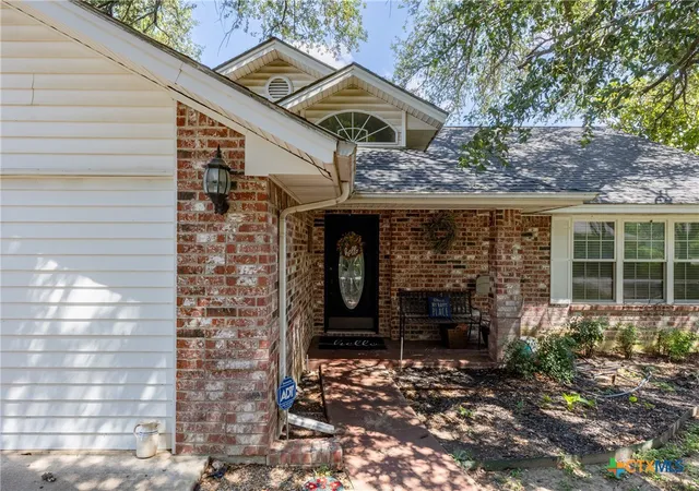 Photo 3 of Single family home for sale at 704 E 16th Street, Cameron, TX 76520 | MLS# 592739 | Listing updated on 2026-09-25