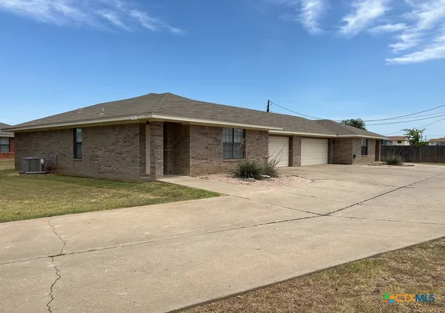 2nd image of 916 Mcdaniel Cir, Killeen, TX 76543 | MLS# 592182