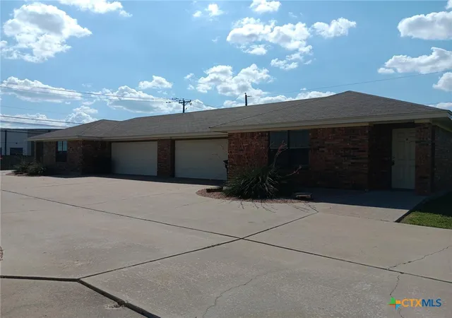 2nd image of 900 Mcdaniel Cir, Killeen, TX 76543 | MLS# 592121