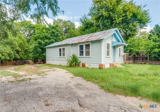 4th image of 712 S Austin St, Seguin, TX 78155 | MLS# 592800