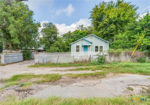 5th image of 712 S Austin St, Seguin, TX 78155 | MLS# 592800
