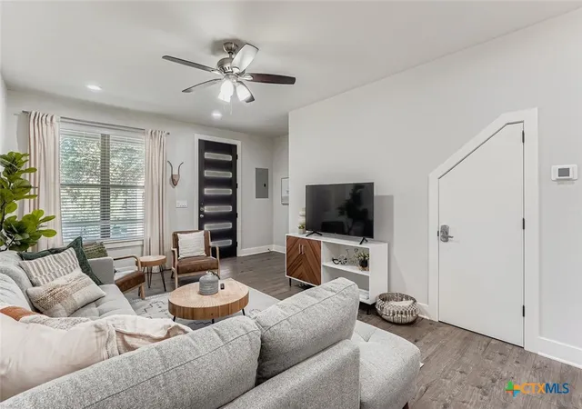 Photo 3 of Townhouse for sale at 18803 Hogan Cir #14, Lago Vista, TX 78645 | MLS# 593648 | Listing updated on 2026-07-23