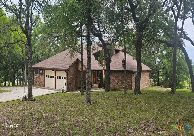 Photo 3 of Single family home for sale at 2115 W Hwy 84 Hwy, Gatesville, TX 76528 | MLS# 593510 | Listing updated on 2026-04-24