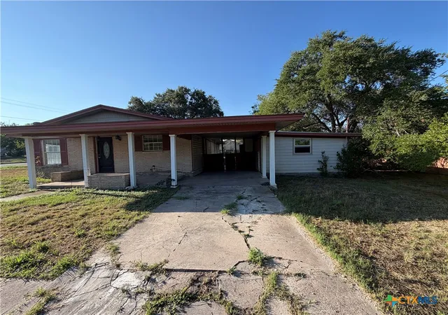 Homes for sale in Kenedy, TX | 218 Graham Rd, Kenedy, TX 78119 | MLS# 593950