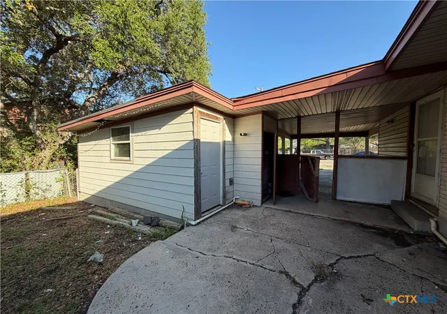 Homes for sale in Kenedy, TX | 218 Graham Rd, Kenedy, TX 78119 | MLS# 593950