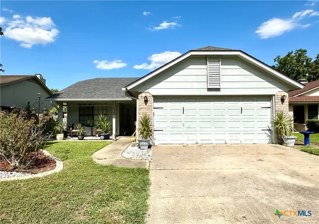 Photo 2 of Single family home for sale at 120 Andover St, Victoria, TX 77904 | MLS# 594302 | Listing updated on 2026-07-21