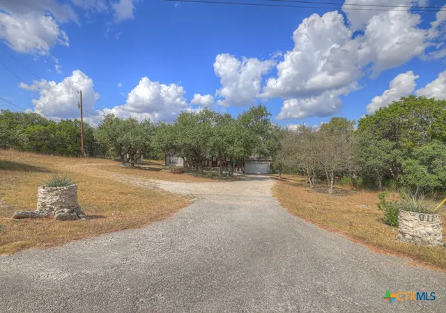 Homes for sale in Canyon Lake, TX | 911 Heritage Hl, Canyon Lake, TX 78133 | MLS# 594791