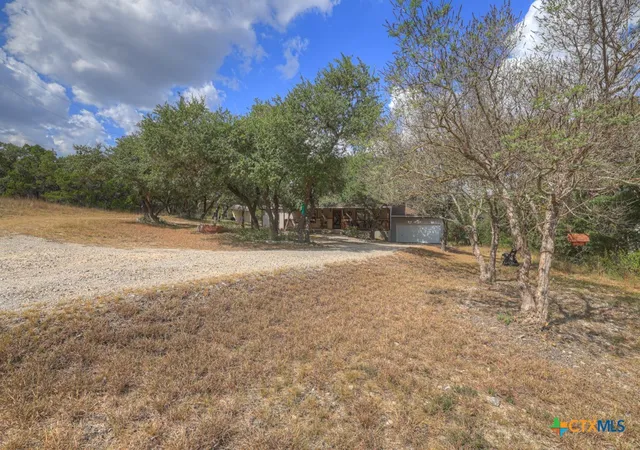 3rd image of 911 Heritage Hl, Canyon Lake, TX 78133 | MLS# 594791