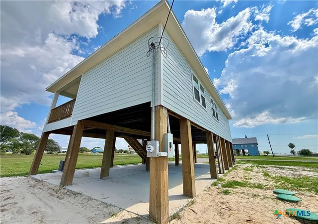 27th image of 638 Swallow, Palacios, TX 77465 | MLS# 595377