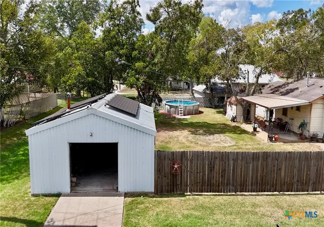3rd image of 302 S Main St, Schulenburg, TX 78956 | MLS# 595409