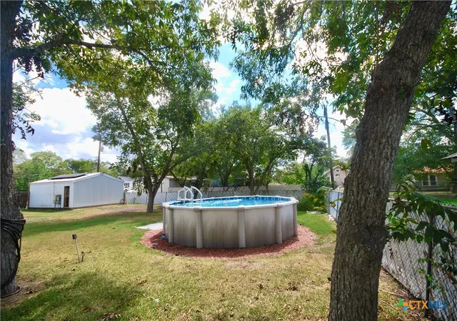 4th image of 302 S Main St, Schulenburg, TX 78956 | MLS# 595409