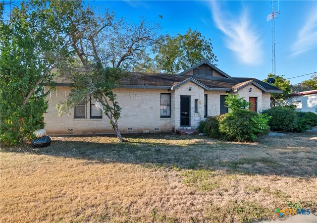 1st image of 613&615 E Court St, Seguin, TX 78155 | MLS# 595524
