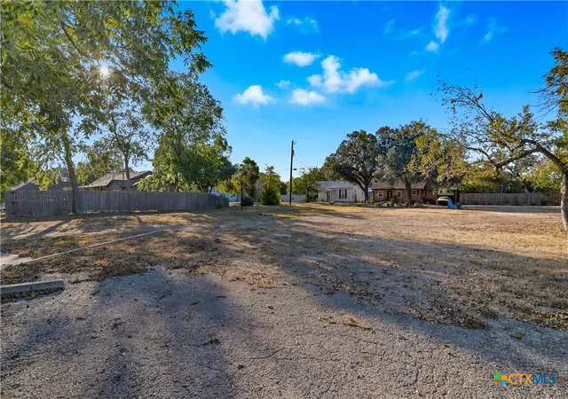 2nd image of 613&615 E Court St, Seguin, TX 78155 | MLS# 595524