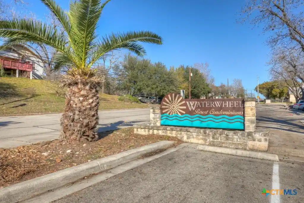 Listing Photo 2 - Condo for sale in 730 E Mather St located at 730 E Mather St, New Braunfels, TX 78130 - Unit #D102