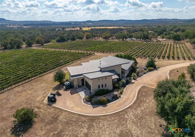 Homes for sale in Round Mountain, TX | 1758 Lincoln Smith Rd, Round Mountain, TX 78663 | MLS# 595761