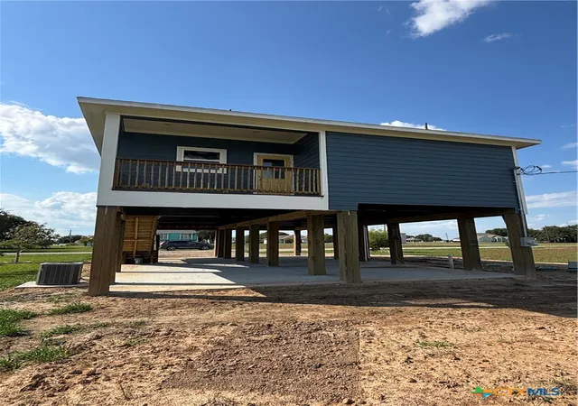 3rd image of 423 Calumet, Palacios, TX 77465 | MLS# 595849