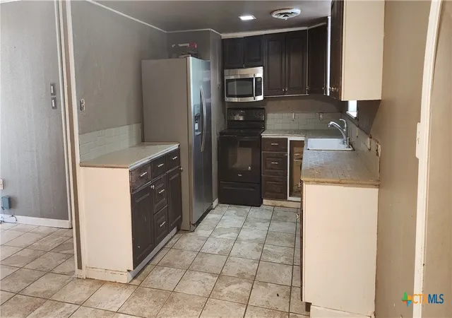 5th image of 604 Davis St, Edna, TX 77957 | MLS# 596347